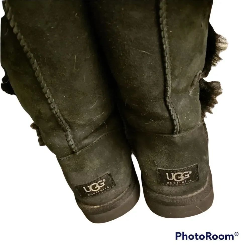 Black uggs Bailey button size 6.5 - Picture 3 of 4